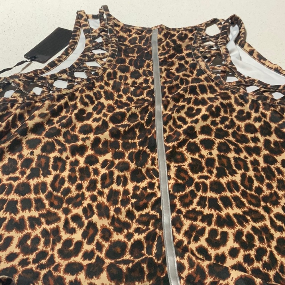 NWT BEBE ACTIVE TOP - Picture 4 of 6